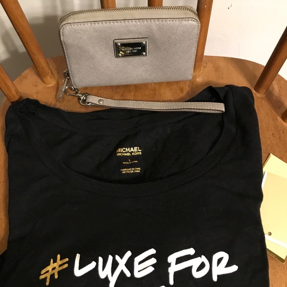 Michael Kors Wrist Wallet - Picture 3 of 6